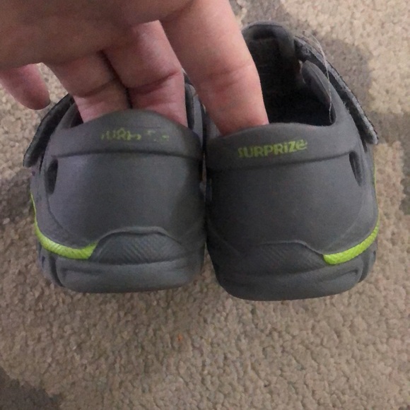 Gently used toddler shoes - Picture 3 of 3